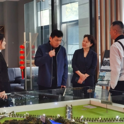 上海體育管理中心領(lǐng)導(dǎo)蒞臨蘇州智擊體育 攜手探討迷你高球推廣合作